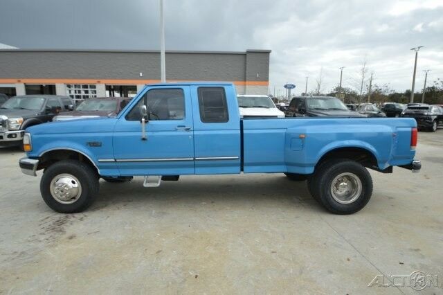 1993 Green Ford F-250 Pickup Truck