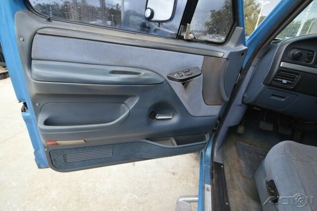 1993 Green Ford F-250 Pickup Truck