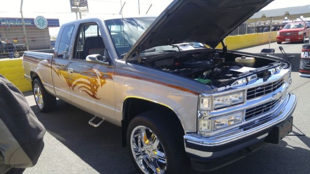 1993 SILVER/CHARCOAL W/ORANGE Chevrolet C/K Pickup 1500 Extended Cab Pickup