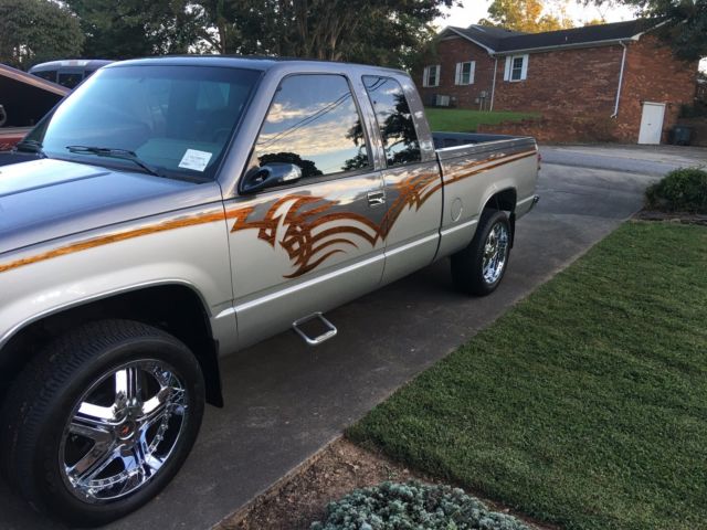 1993 SILVER/CHARCOAL W/ORANGE Chevrolet C/K Pickup 1500 Extended Cab Pickup