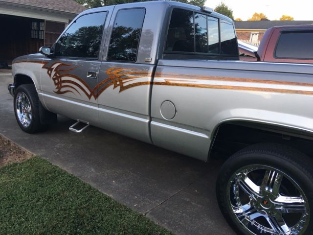 1993 SILVER/CHARCOAL W/ORANGE Chevrolet C/K Pickup 1500 Extended Cab Pickup