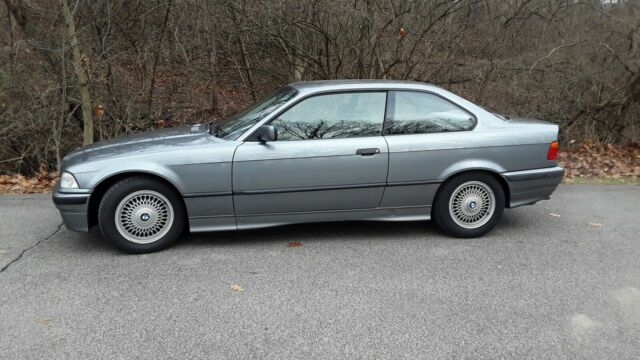1994 Gray BMW 3-Series Coupe