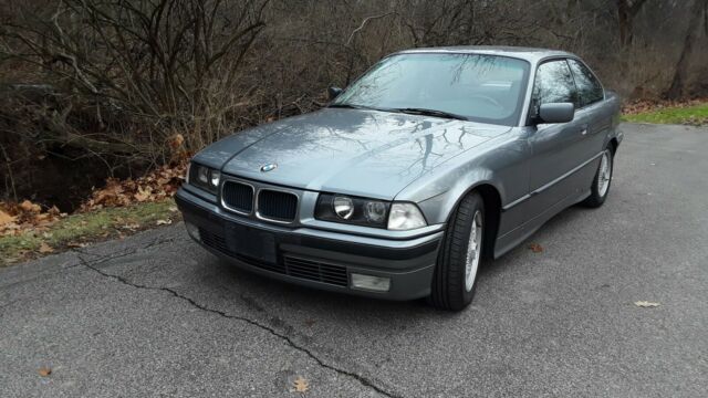 1994 Gray BMW 3-Series Coupe