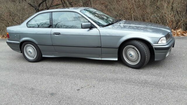 1994 Gray BMW 3-Series Coupe