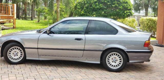 1994 Gray BMW 325 Coupe