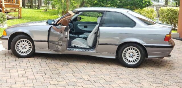 1994 Gray BMW 325 Coupe