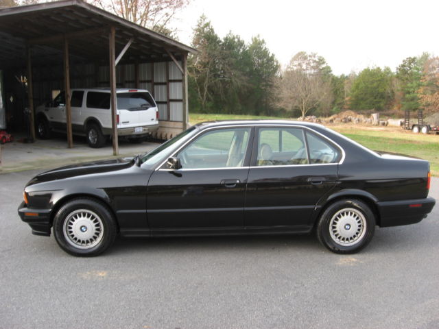 1994 Black BMW 5-Series Sedan