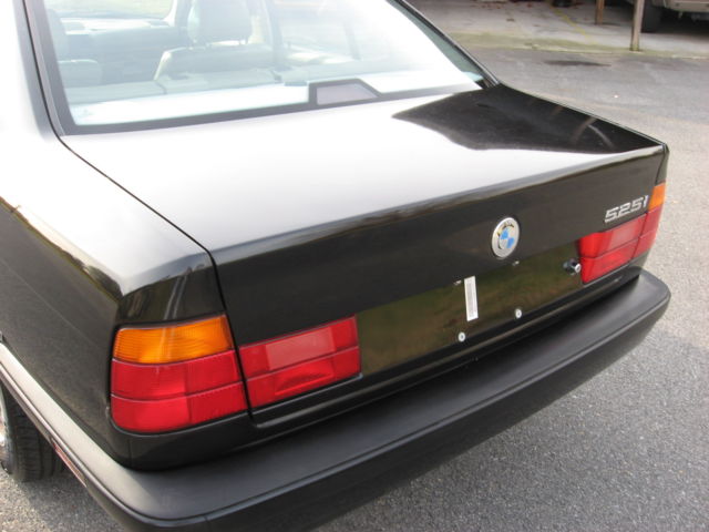 1994 Black BMW 5-Series Sedan