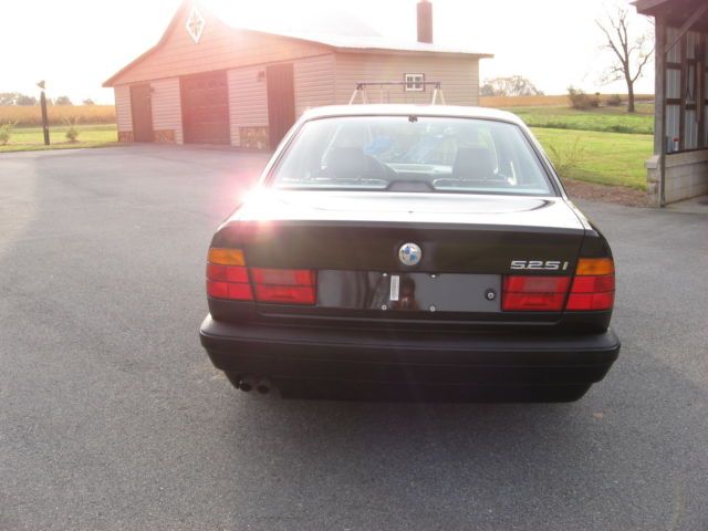 1994 Black BMW 5-Series Sedan