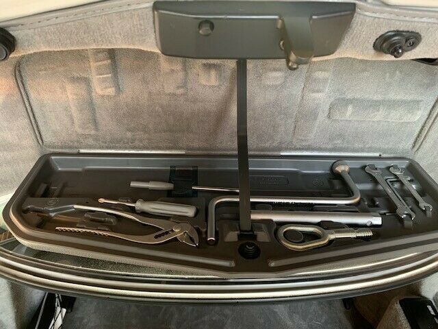 1994 Silver BMW 8-Series Coupe