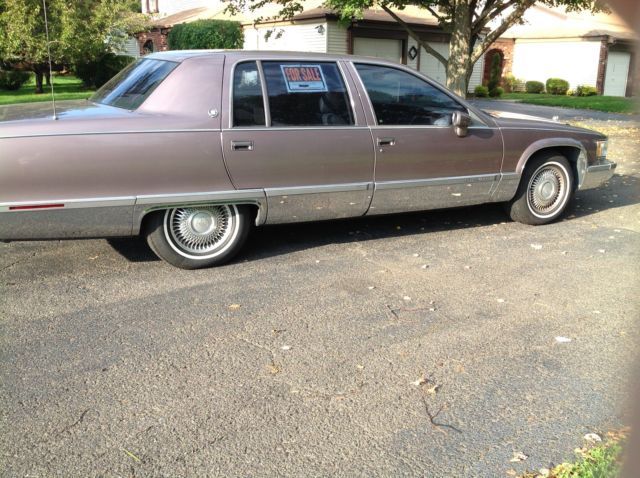 1994 Brown Cadillac Fleetwood 4dr sedan