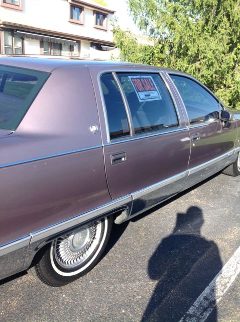 1994 Brown Cadillac Fleetwood 4dr sedan