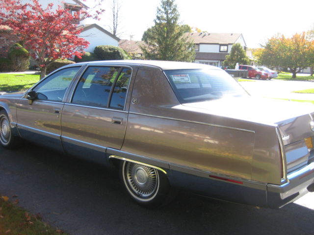 1994 Brown Cadillac Fleetwood 4dr sedan