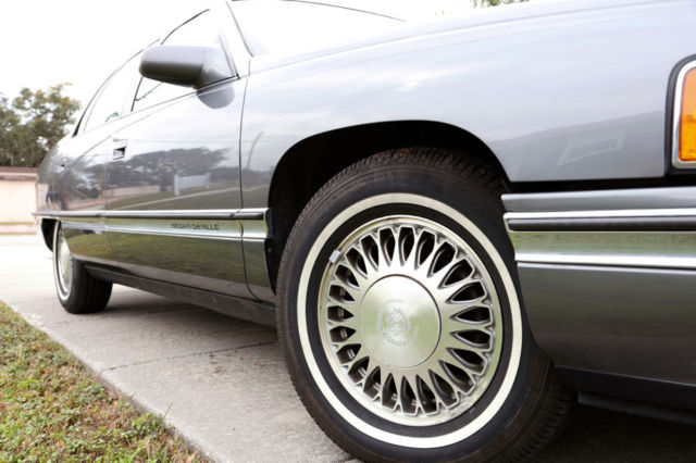 1994 bauge Cadillac DeVille Sedan