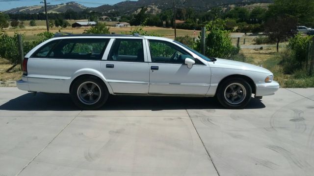 1994 White Chevrolet Capriceold Wagon