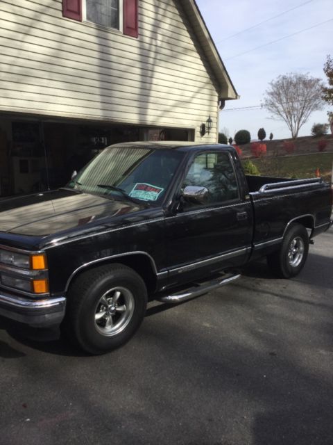 1994 Black Chevrolet C/K Pickup 1500 Standard Cab Pickup