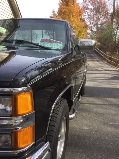 1994 Black Chevrolet C/K Pickup 1500 Standard Cab Pickup