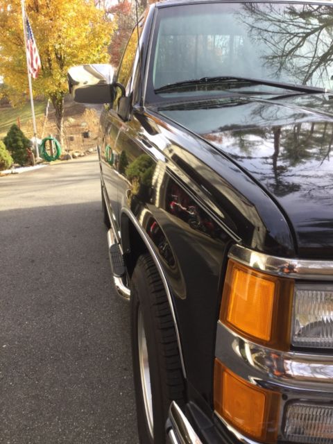 1994 Black Chevrolet C/K Pickup 1500 Standard Cab Pickup