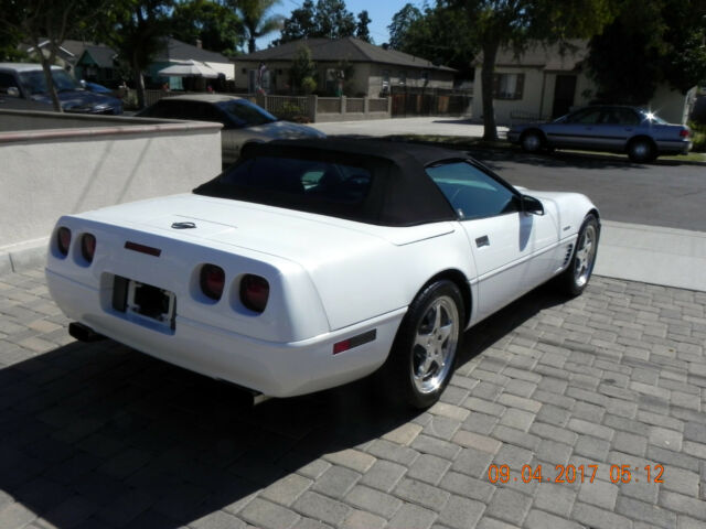 1994 White Chevrolet Corvette Convertible