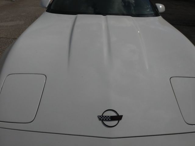 1994 White Chevrolet Corvette