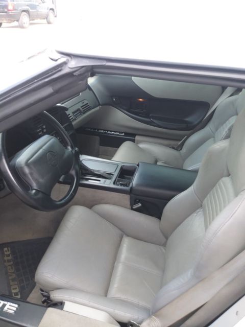 1994 White Chevrolet Corvette