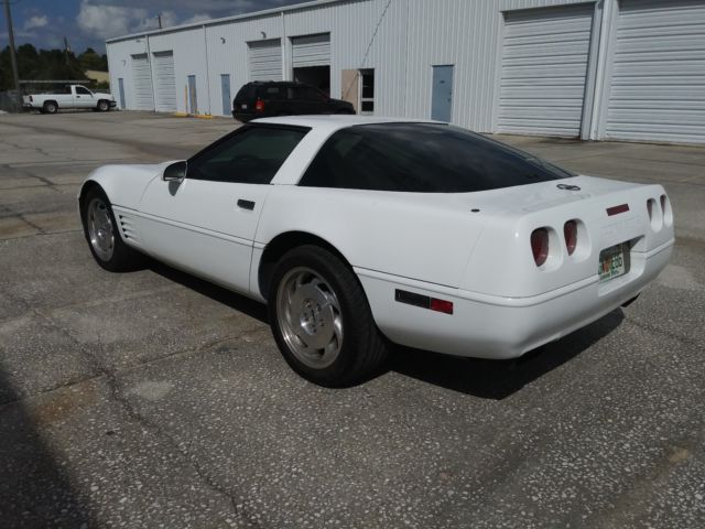 1994 White Chevrolet Corvette