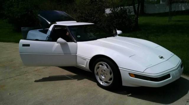 1994 White Chevrolet Corvette Coupe