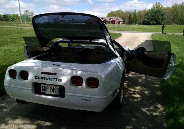 1994 White Chevrolet Corvette Coupe