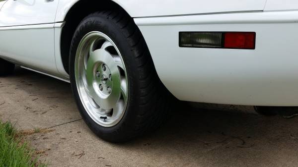 1994 White Chevrolet Corvette Coupe