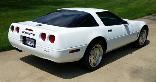 1994 White Chevrolet Corvette Coupe