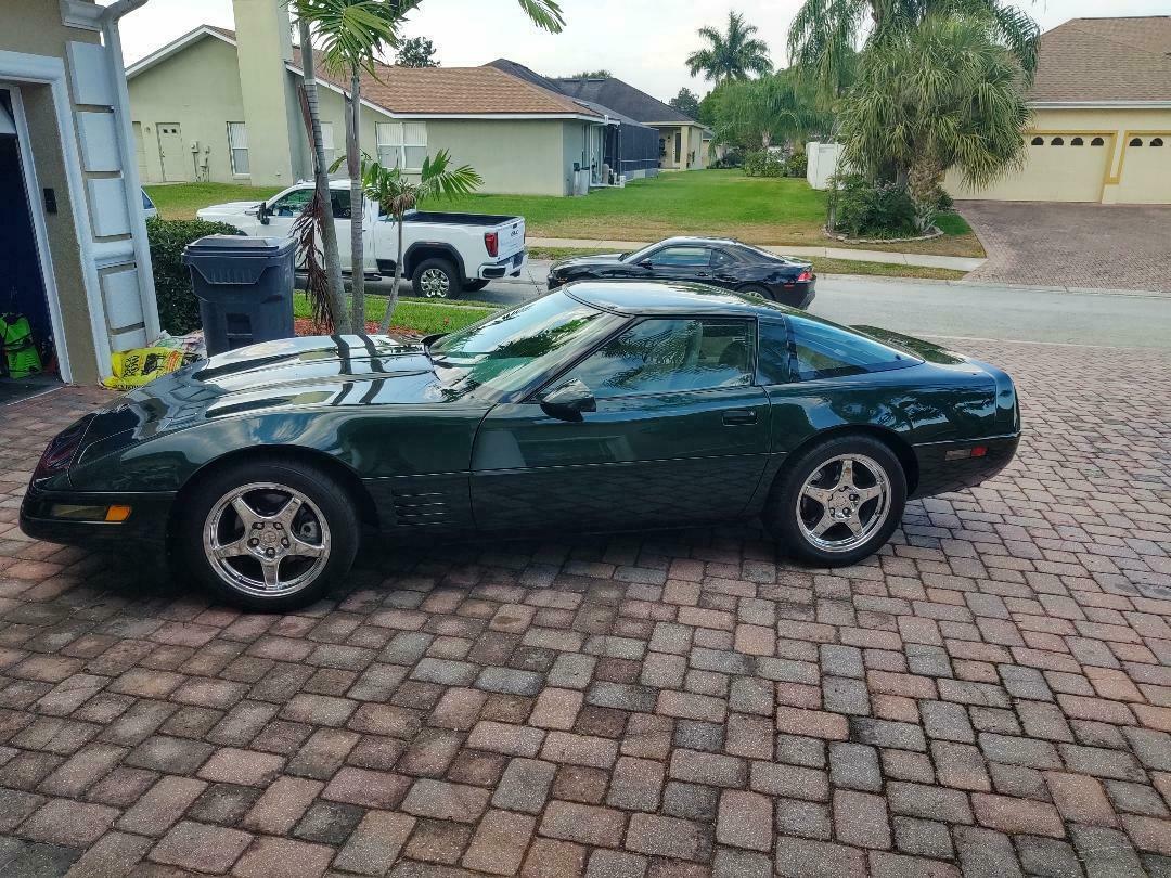 1994 POLO GREEN Chevrolet Corvette Coupe