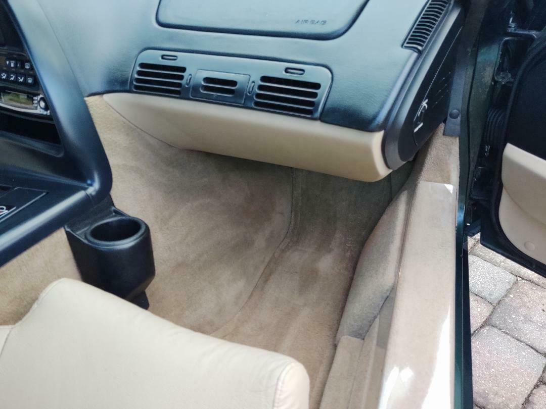 1994 POLO GREEN Chevrolet Corvette Coupe