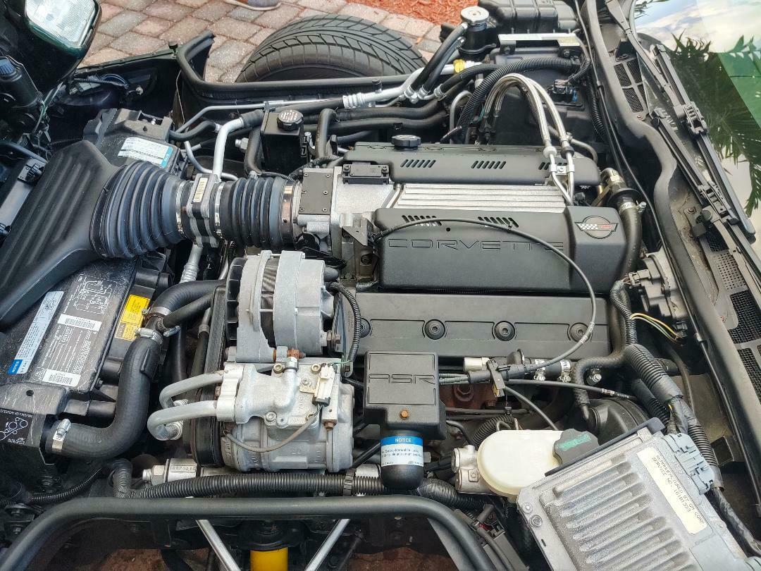 1994 POLO GREEN Chevrolet Corvette Coupe