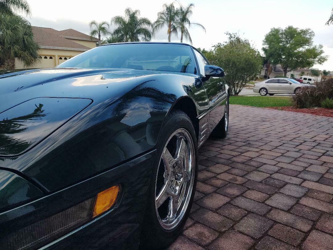 1994 POLO GREEN Chevrolet Corvette Coupe