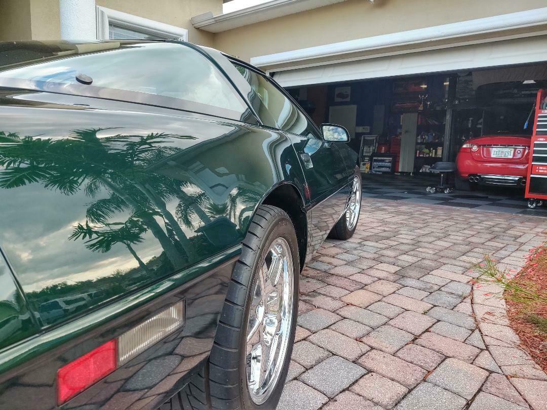 1994 POLO GREEN Chevrolet Corvette Coupe