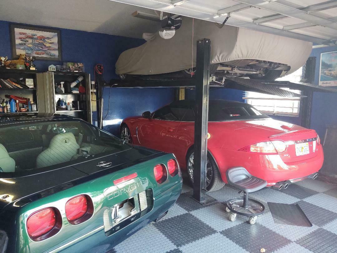 1994 POLO GREEN Chevrolet Corvette Coupe