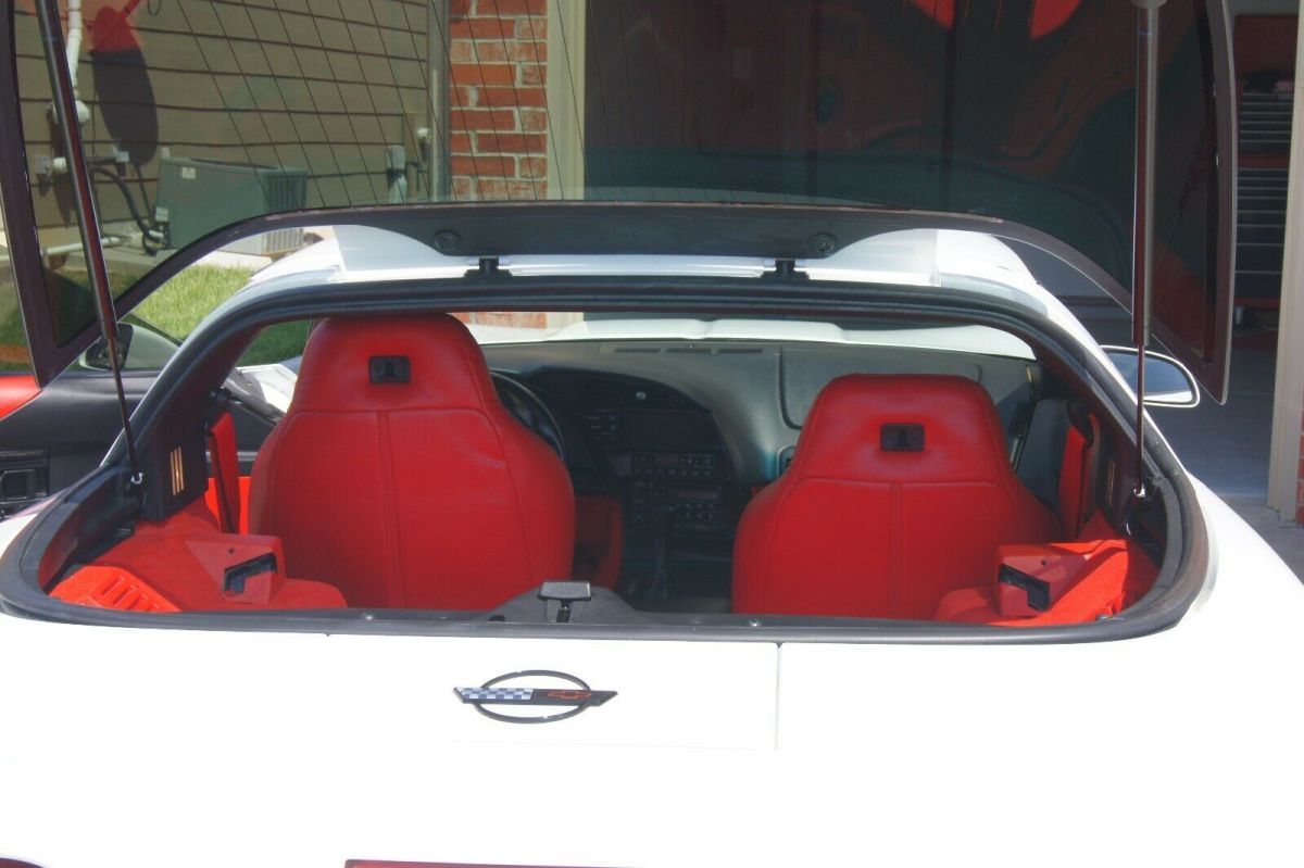 1994 White Chevrolet Corvette Coupe