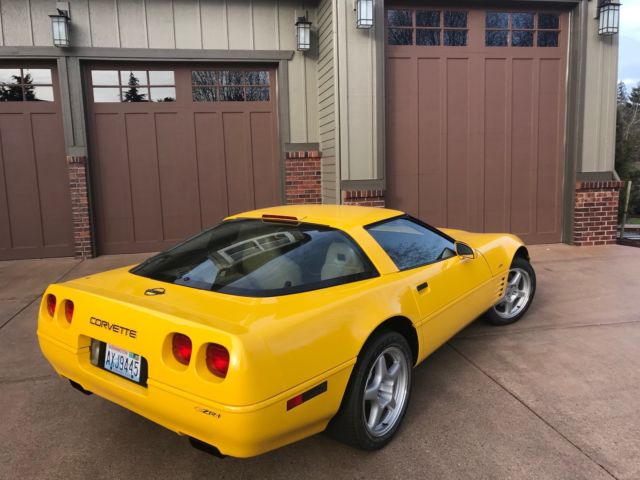 1994 Yellow Chevrolet Corvette Coupe