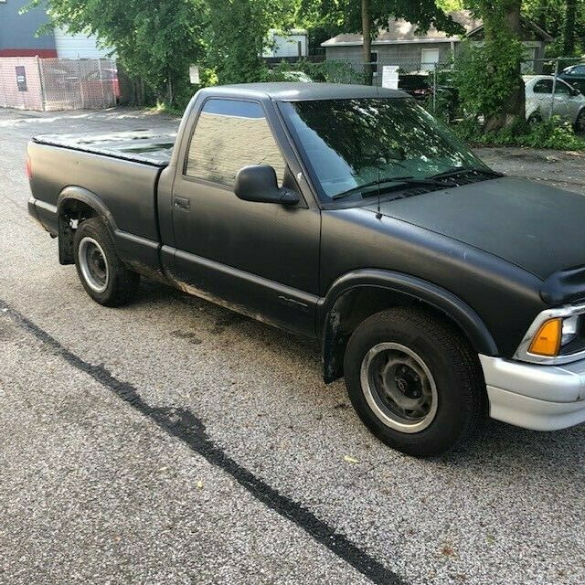 1994 Black Chevrolet S-10 Standard Cab Pickup