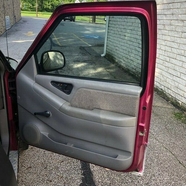1994 Black Chevrolet S-10 Standard Cab Pickup