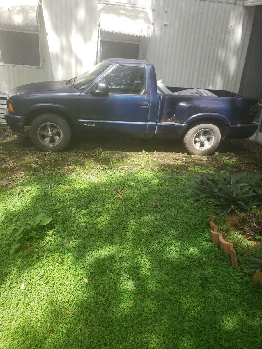 1994 Blue Chevrolet S10 Pickup