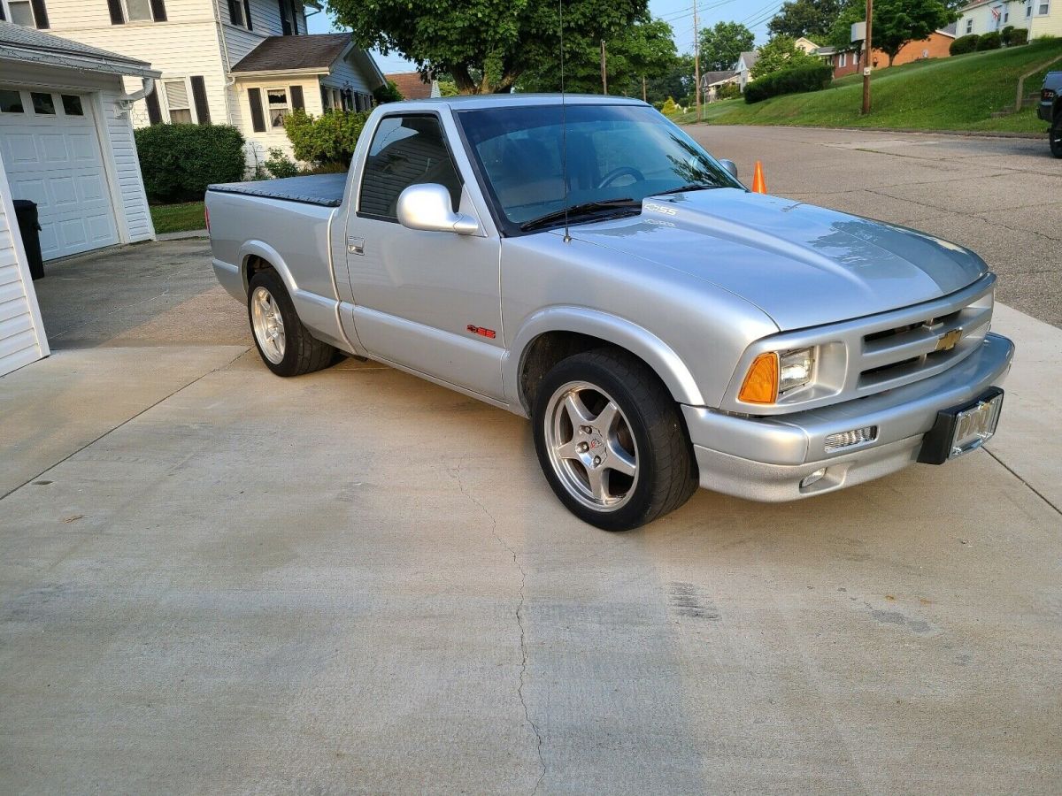 1994 Grey Chevrolet S10 Pickup