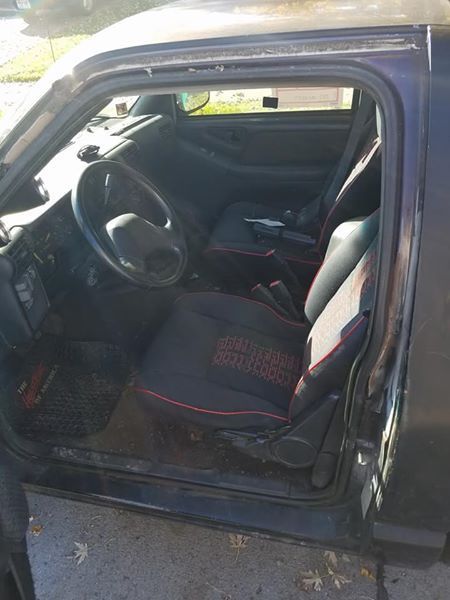 1994 Black Chevrolet S-10 Standard Cab Pickup