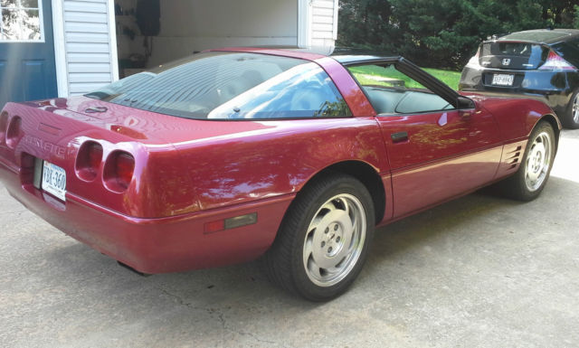 19940000 Burgundy Chevrolet Corvette Coupe