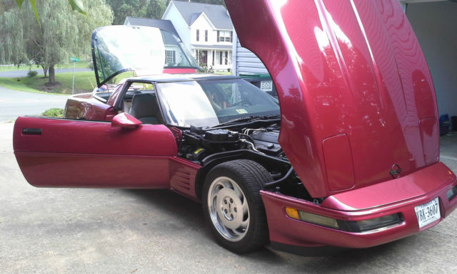 19940000 Burgundy Chevrolet Corvette Coupe