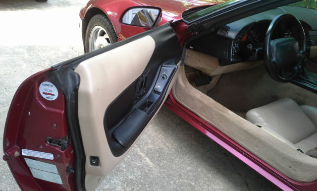 19940000 Burgundy Chevrolet Corvette Coupe