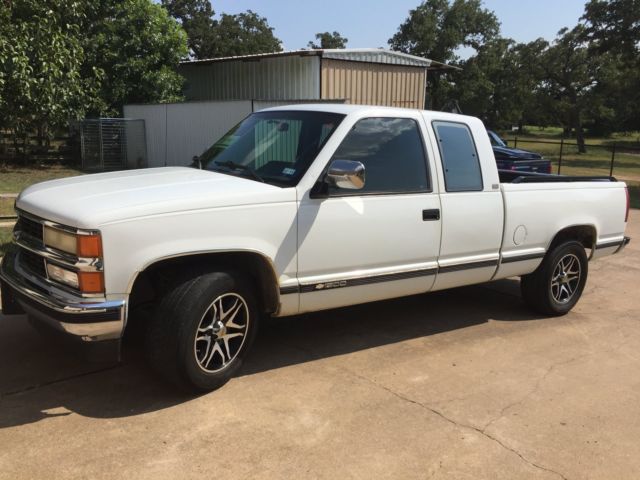 1994 White Chevrolet C-10 Extended Cab Pickup