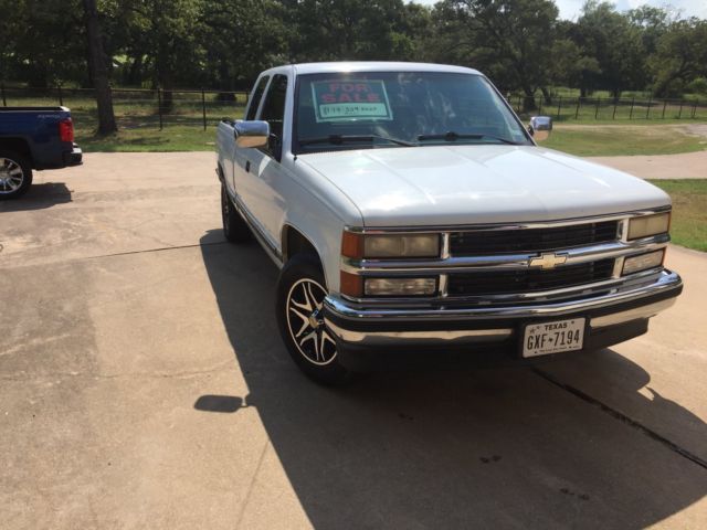 1994 White Chevrolet C-10 Extended Cab Pickup