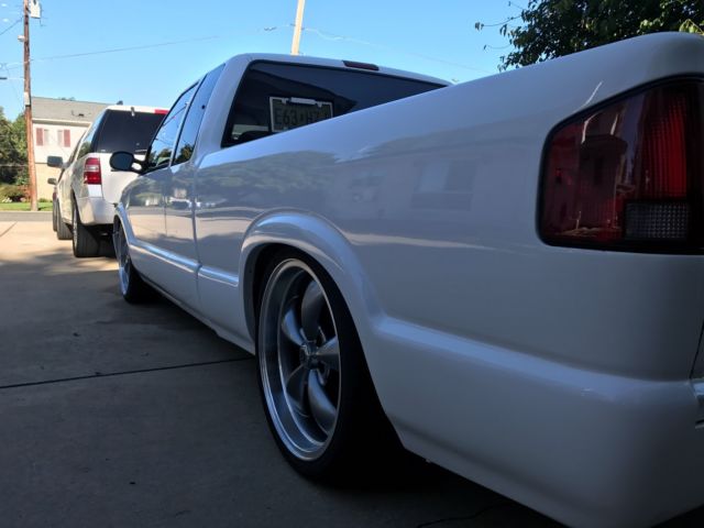 1994 White Chevrolet S-10 Extended Cab Pickup