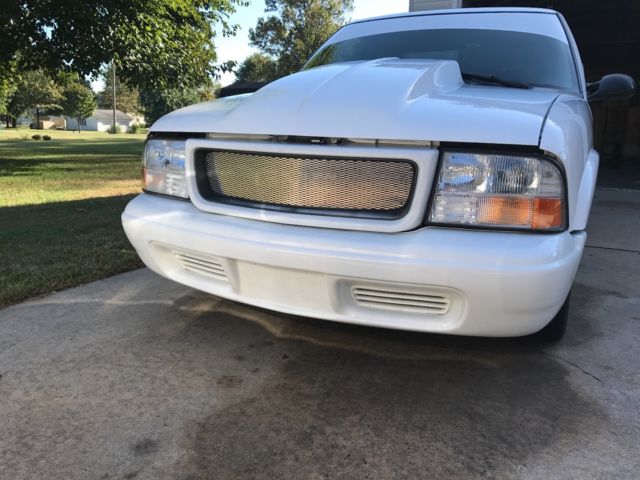 1994 White Chevrolet S-10 Extended Cab Pickup